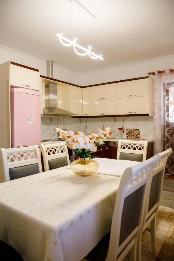 The Luxe Apartments Gjirokastër Eksteriør billede