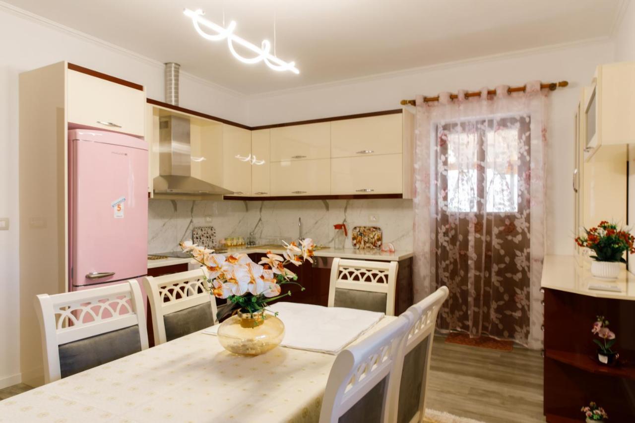 The Luxe Apartments Gjirokastër Eksteriør billede