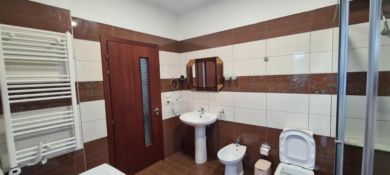The Luxe Apartments Gjirokastër Eksteriør billede