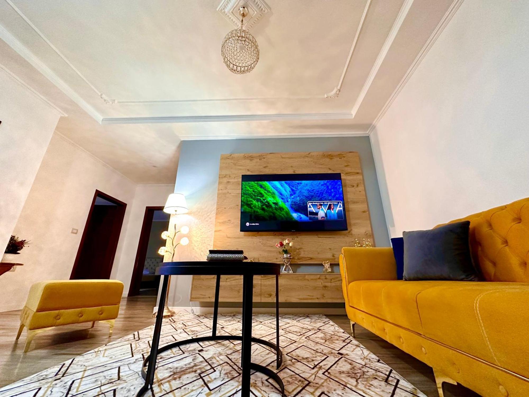 The Luxe Apartments Gjirokastër Eksteriør billede